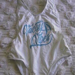 🤑 NWOT Vacay Vibes One Piece Bathing Suit.